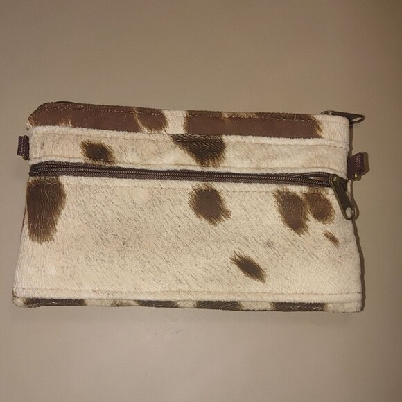Silver Plum Cowhide Print Crossbody Purse Brown Beige Button Accent Zip Closure - Picture 10 of 12